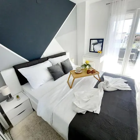 Tia With Heated Pool & Jacuzzi Murvica (Policnik)