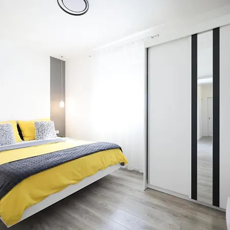 Tia With Heated Pool & Jacuzzi Murvica (Policnik)