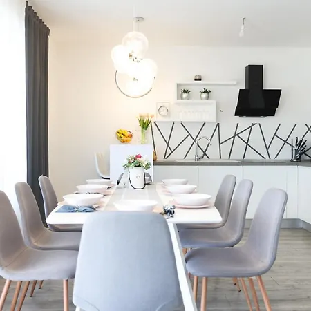 Tia With Heated Pool & Jacuzzi *