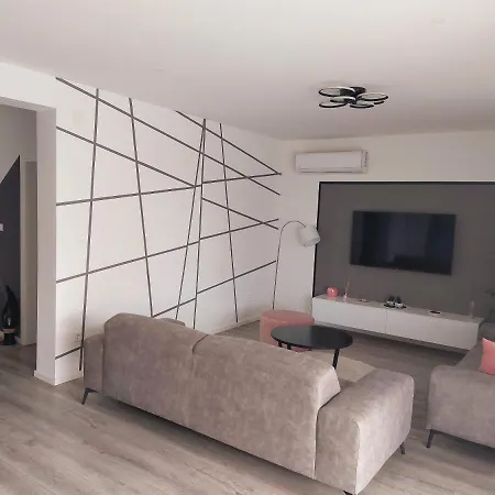 Tia With Heated Pool & Jacuzzi