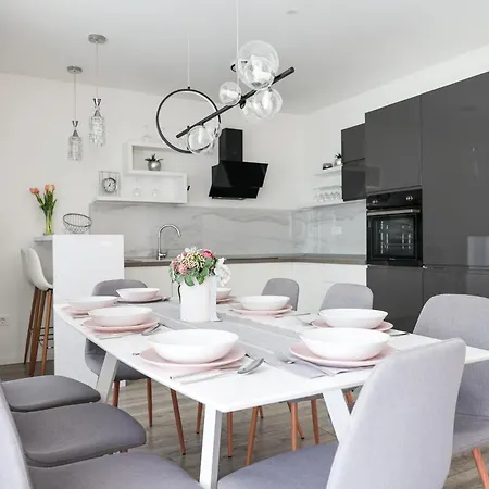 Willa Tia With Heated Pool & Jacuzzi