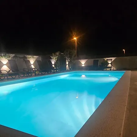 Tia With Heated Pool & Jacuzzi * Murvica (Policnik)