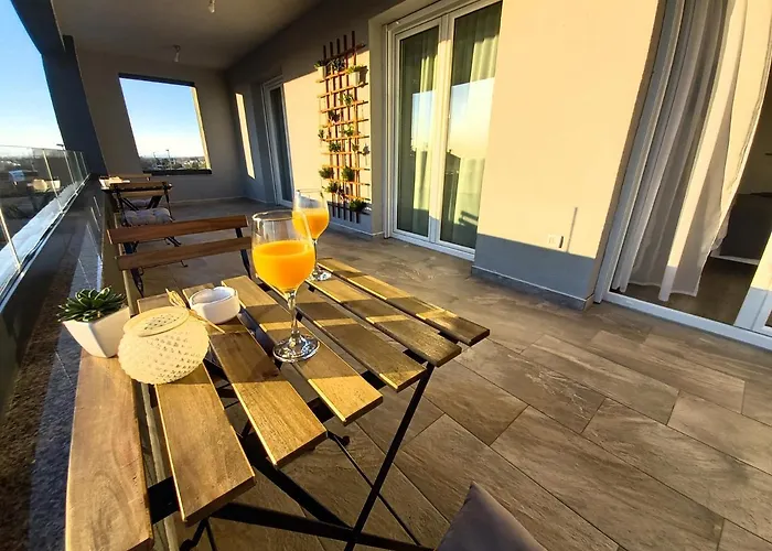 Tia With Heated Pool & Jacuzzi *