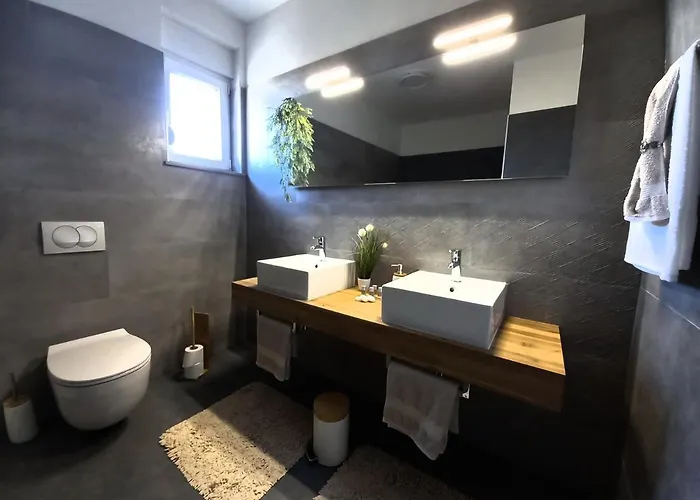 Tia With Heated Pool & Jacuzzi