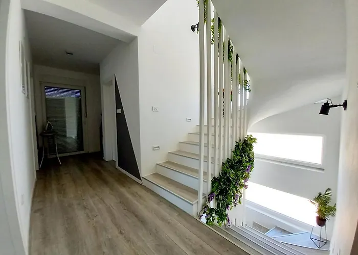 Вилла Tia With Heated Pool & Jacuzzi Murvica (Policnik)