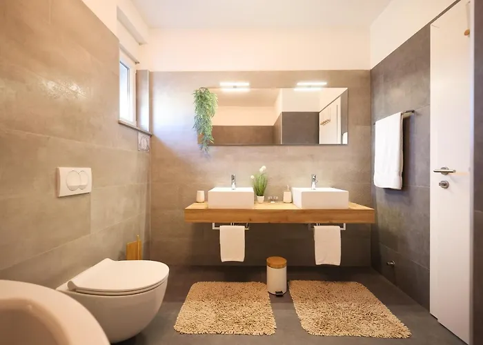 Tia With Heated Pool & Jacuzzi