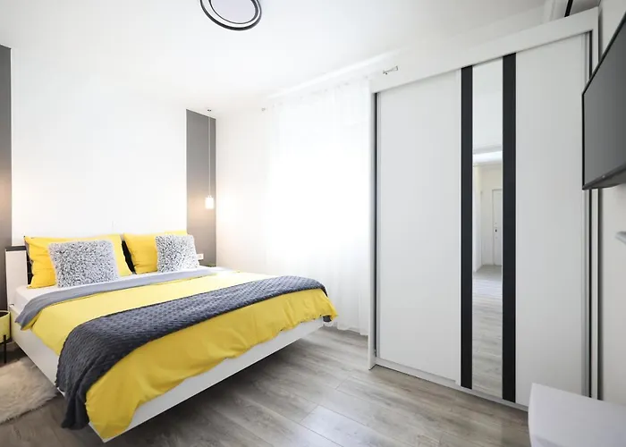 Tia With Heated Pool & Jacuzzi Murvica (Policnik)