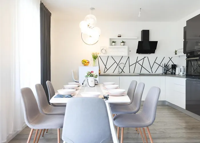 Tia With Heated Pool & Jacuzzi *