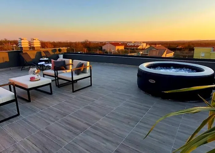 Вилла Tia With Heated Pool & Jacuzzi