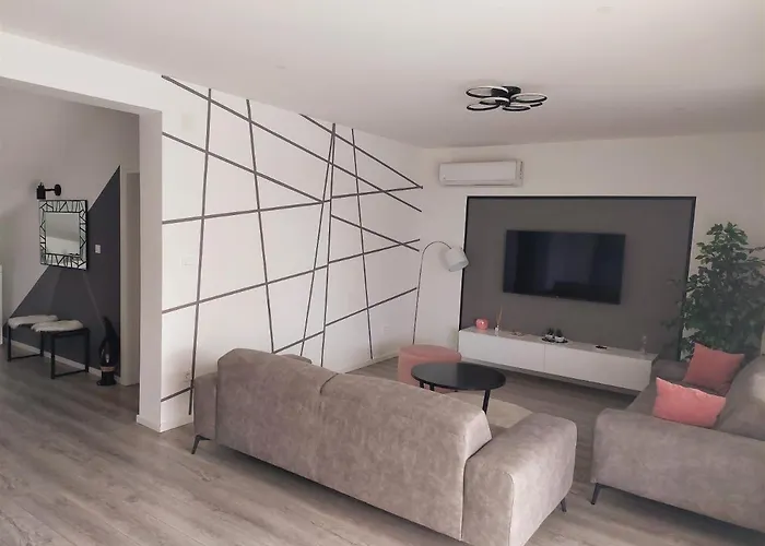 Tia With Heated Pool & Jacuzzi