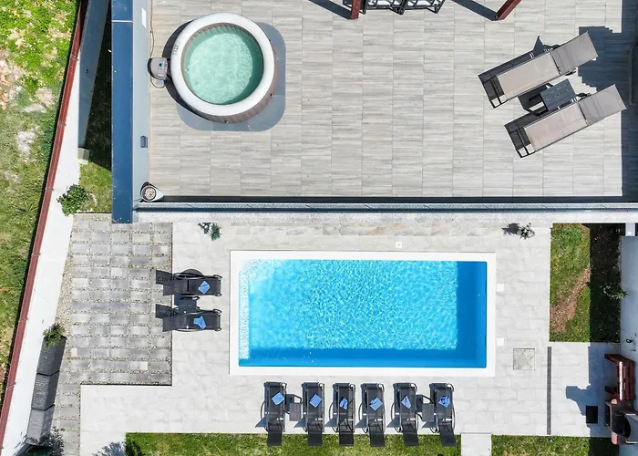 Вилла Tia With Heated Pool & Jacuzzi