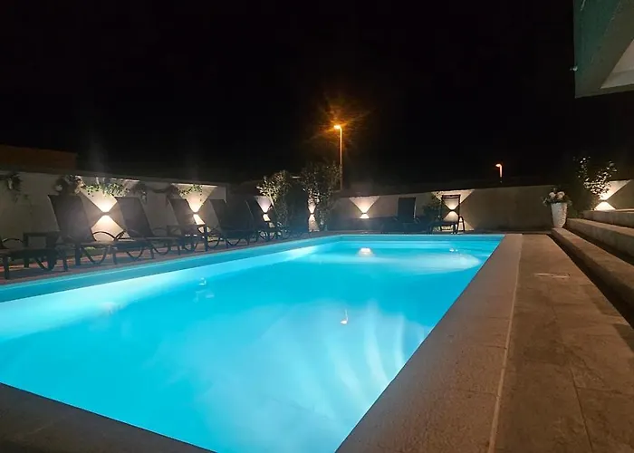 Tia With Heated Pool & Jacuzzi * Murvica (Policnik)