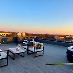 Tia With Heated Pool & Jacuzzi Villa *