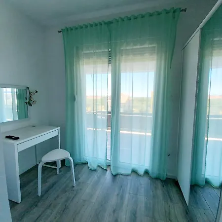 Tia With Heated Pool & Jacuzzi Vila Murvica (Policnik)