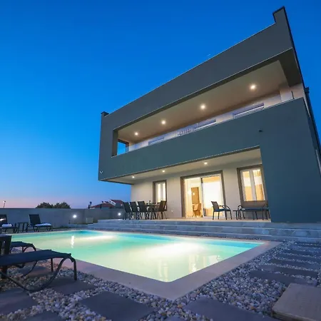 Tia With Heated Pool & Jacuzzi * Murvica (Policnik)