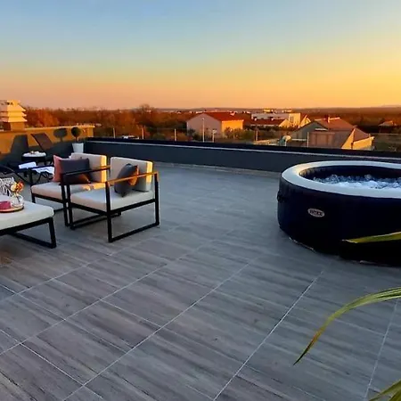 Vila Tia With Heated Pool & Jacuzzi