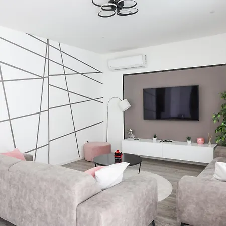 Βίλα Tia With Heated Pool & Jacuzzi *