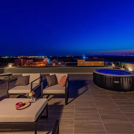 Villa Tia With Heated Pool & Jacuzzi Murvica (Policnik)