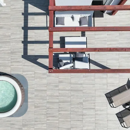 Tia With Heated Pool & Jacuzzi *