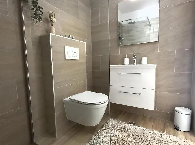 Tia With Heated Pool & Jacuzzi Murvica (Policnik)