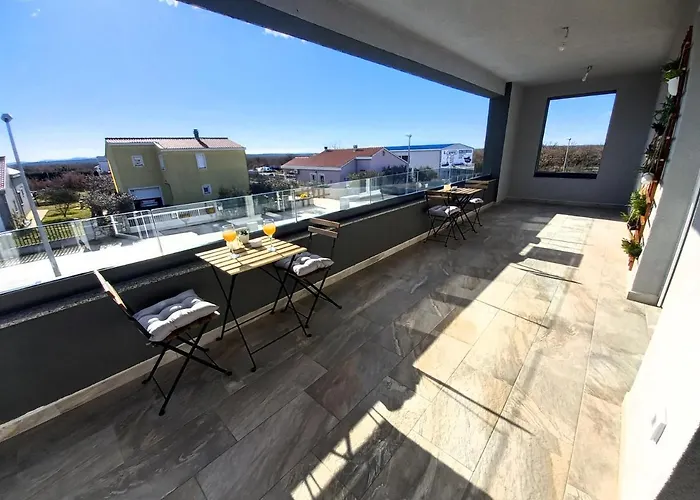 Tia With Heated Pool & Jacuzzi Villa *