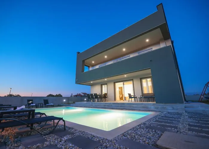 Tia With Heated Pool & Jacuzzi * Murvica (Policnik)